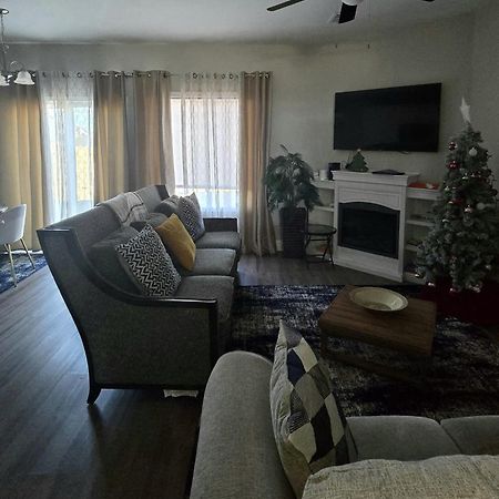 Gorgeous 3 Bedroom Home With Cable Tv In All Rooms & Free Wi-Fi Конкорд Екстериор снимка
