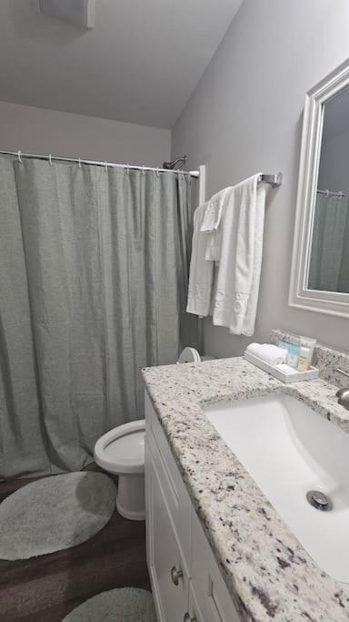Gorgeous 3 Bedroom Home With Cable Tv In All Rooms & Free Wi-Fi Конкорд Екстериор снимка
