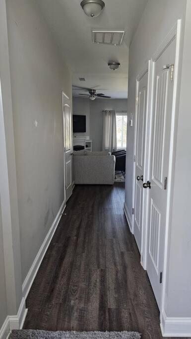 Gorgeous 3 Bedroom Home With Cable Tv In All Rooms & Free Wi-Fi Конкорд Екстериор снимка