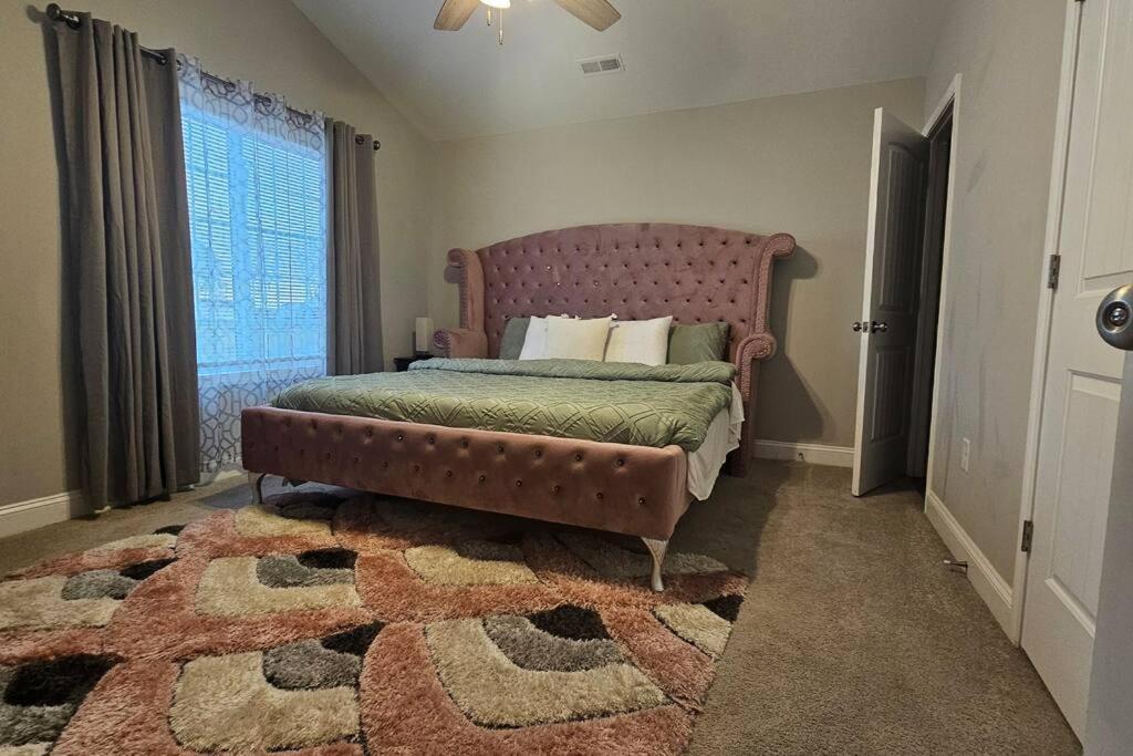Gorgeous 3 Bedroom Home With Cable Tv In All Rooms & Free Wi-Fi Конкорд Екстериор снимка