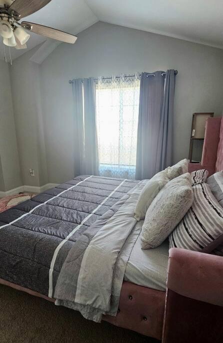 Gorgeous 3 Bedroom Home With Cable Tv In All Rooms & Free Wi-Fi Конкорд Екстериор снимка