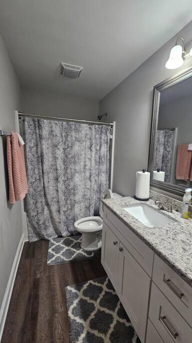 Gorgeous 3 Bedroom Home With Cable Tv In All Rooms & Free Wi-Fi Конкорд Екстериор снимка
